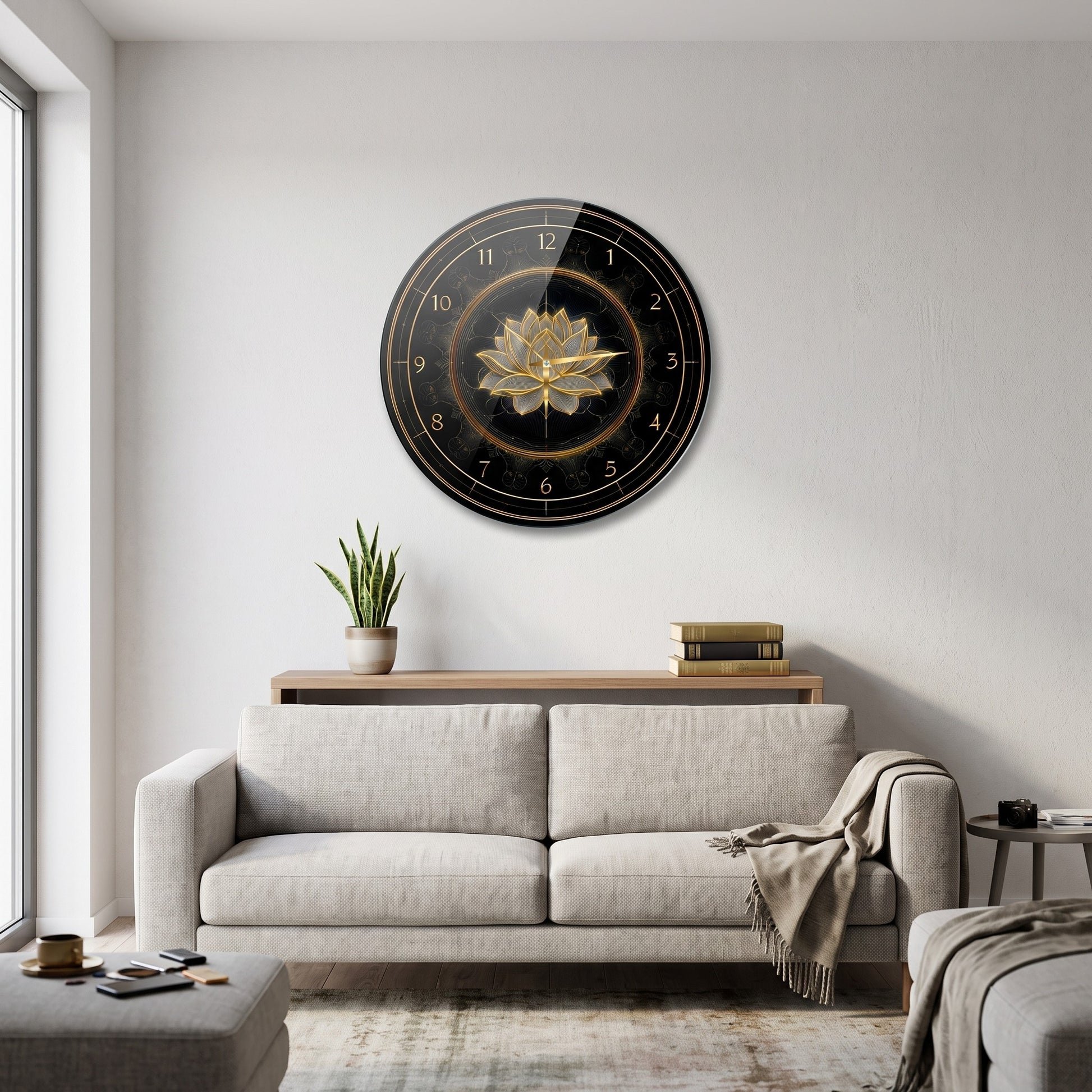 Altın Lotus Desenli Cam Saat