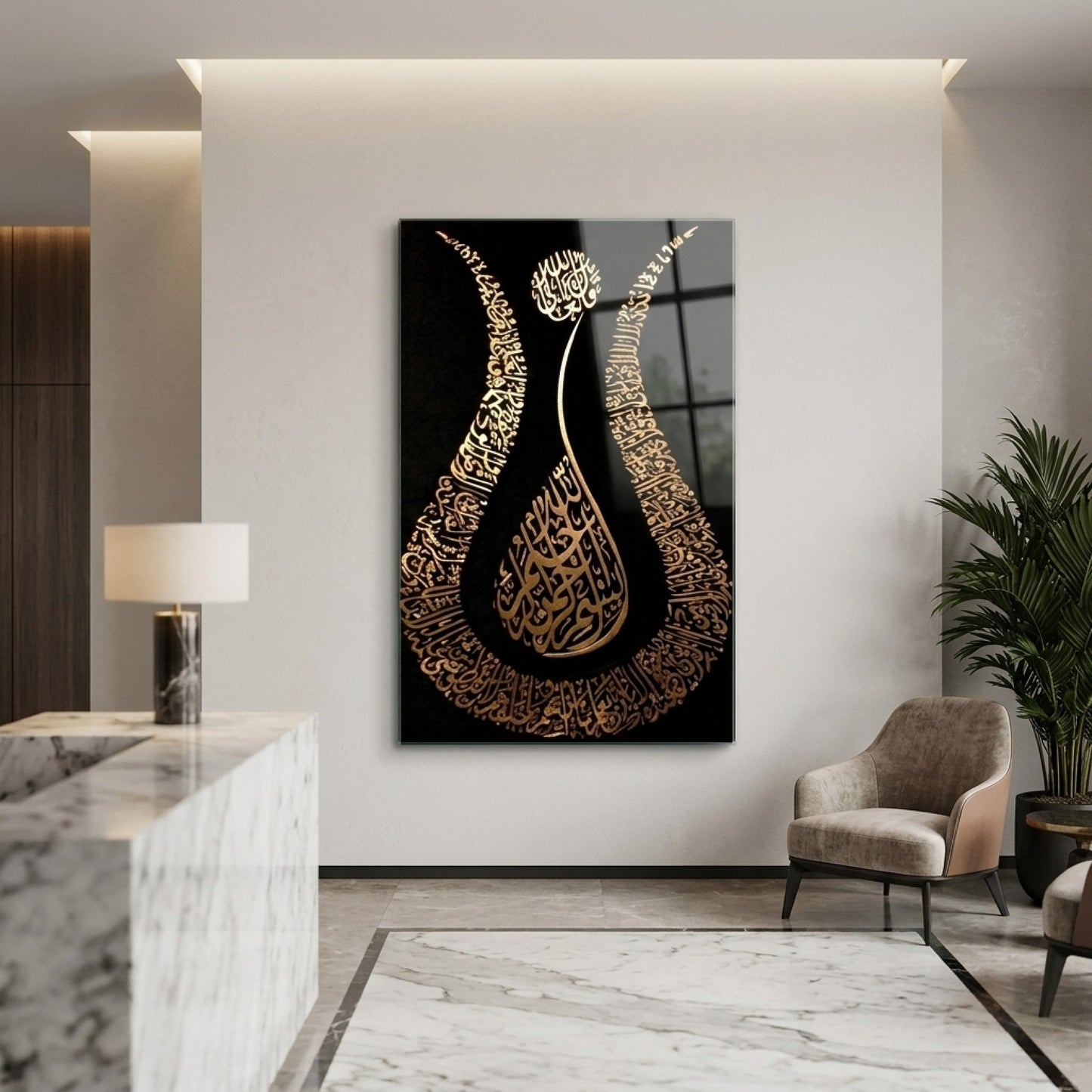 Altın Varaklı Lale Desenli İslami Kaligrafi Sanatı Dikey Cam Tablo