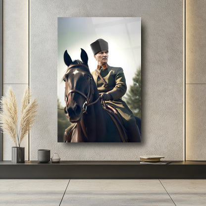 At Üstünde Atatürk Cam Tablo