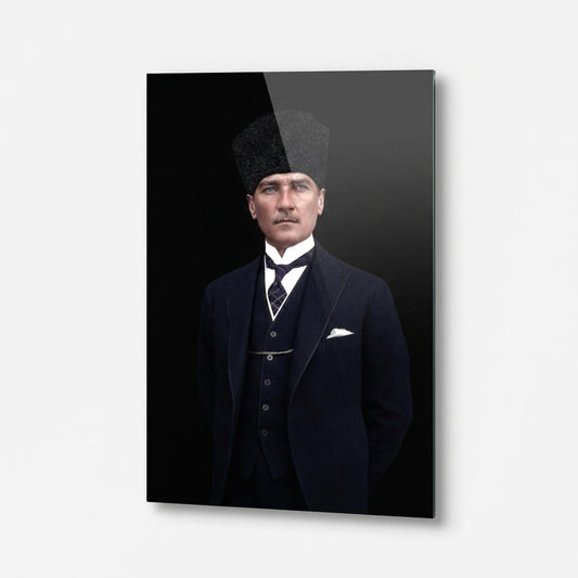 Mustafa Kemal Atatürk Kalpaklı Resmi Dikey Cam Tablo