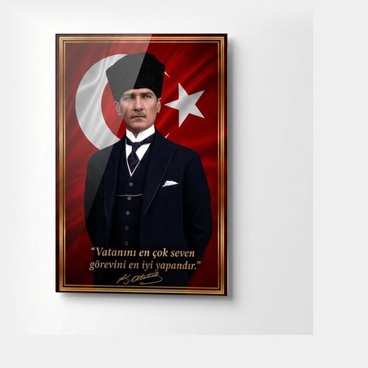 Kalpaklı Atatürk Türk Bayrağı ve Veciz Sözü Dikey Cam Tablo