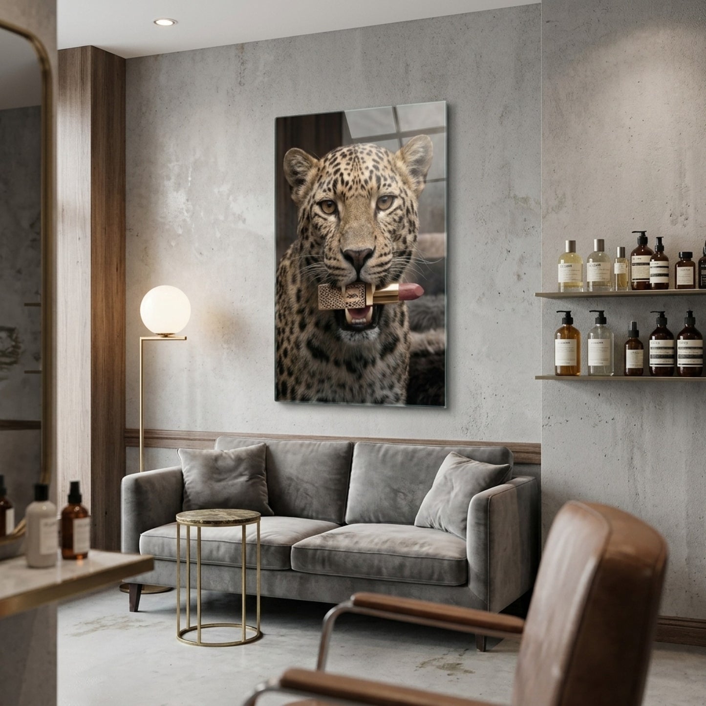 Leopar Desenli Lüks Ruj Taşıyan Vahşi Leopar Portresi Dikey Cam Tablo