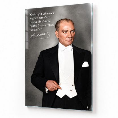 Atatürk Eğitim Sözlü Dikey Cam Tablo - Beyaz zemin vitrin