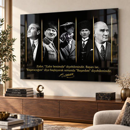 Atatürk portreleri gold detaylı yatay cam tablo zarif yaşam alanı mockup