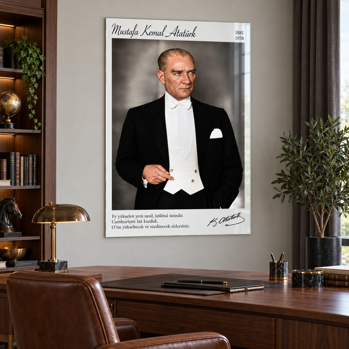 Atatürk’ün Zamansız Portresi Dikey Cam Tablo - Çalışma odası