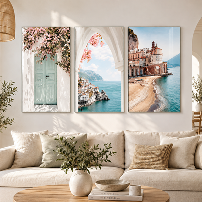 Mint kapı ve Akdeniz manzaralı üçlü cam tablo doğal ışıklı salon görünümü