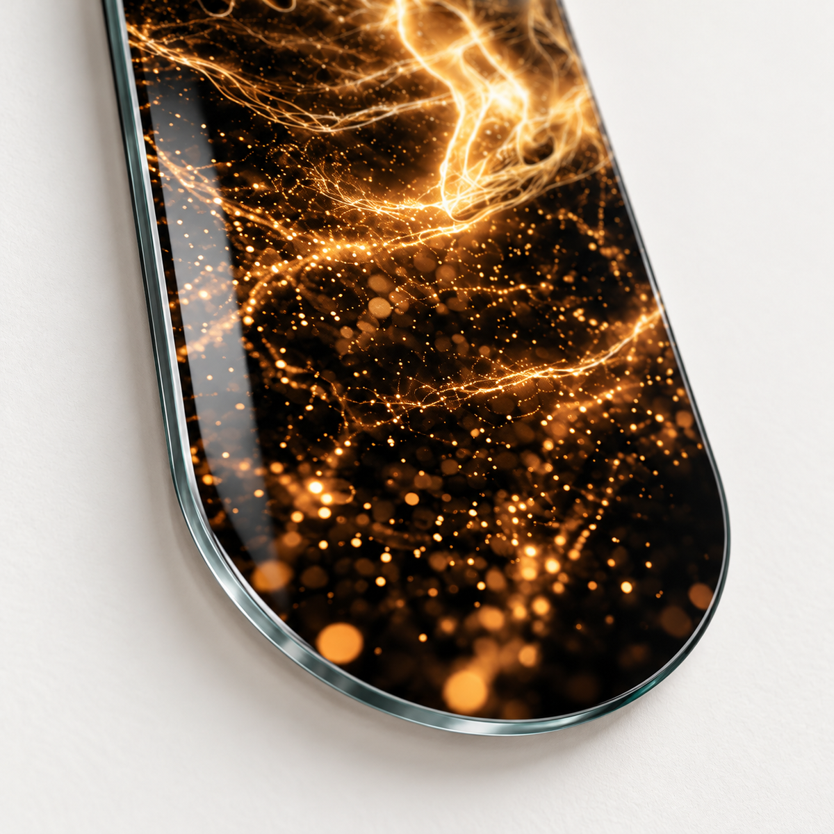 Altın Işıltılı Beyaz At Dikey Skate Board Cam Tablo – Yuvarlatılmış cam kenar detayı