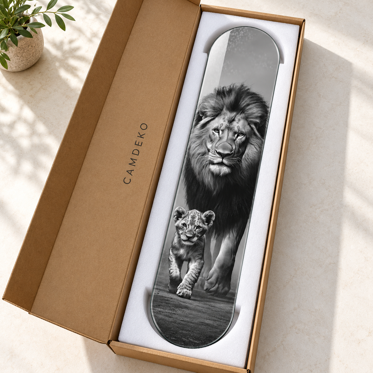 Aslan ve Yavrusu Dikey Skate Board Cam Tablo – CAMDEKO ambalajı