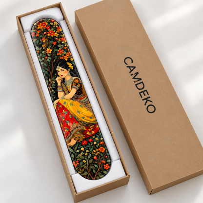 Çiçekler Arasında Sarı Elbiseli Kadın Dikey Skate Board Cam Tablo – CAMDEKO ambalajı