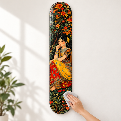 Çiçekler Arasında Sarı Elbiseli Kadın Dikey Skate Board Cam Tablo – Mikrofiber bezle bakım