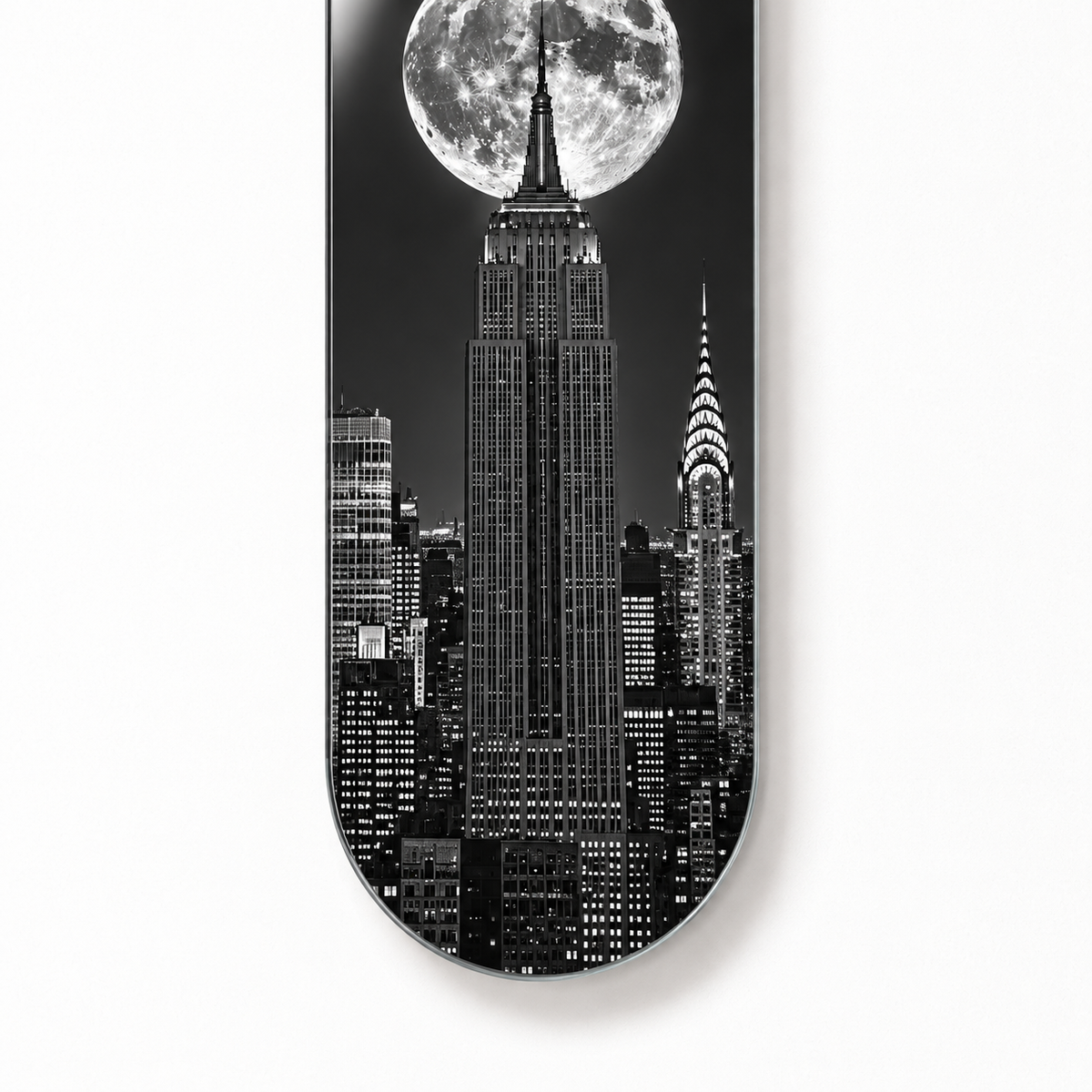 Dolunay ve New York Dikey Skate Board Cam Tablo — Yuvarlak alt kenar detayı