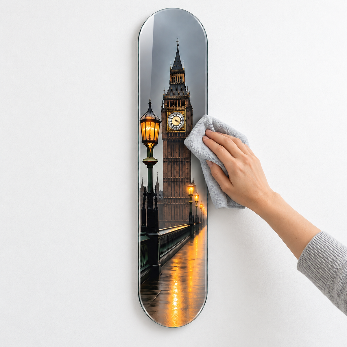 Sisli Londra Big Ben ve Sokak Lambaları Dikey Skate Board Cam Tablo - mikrofiber bezle temizlik