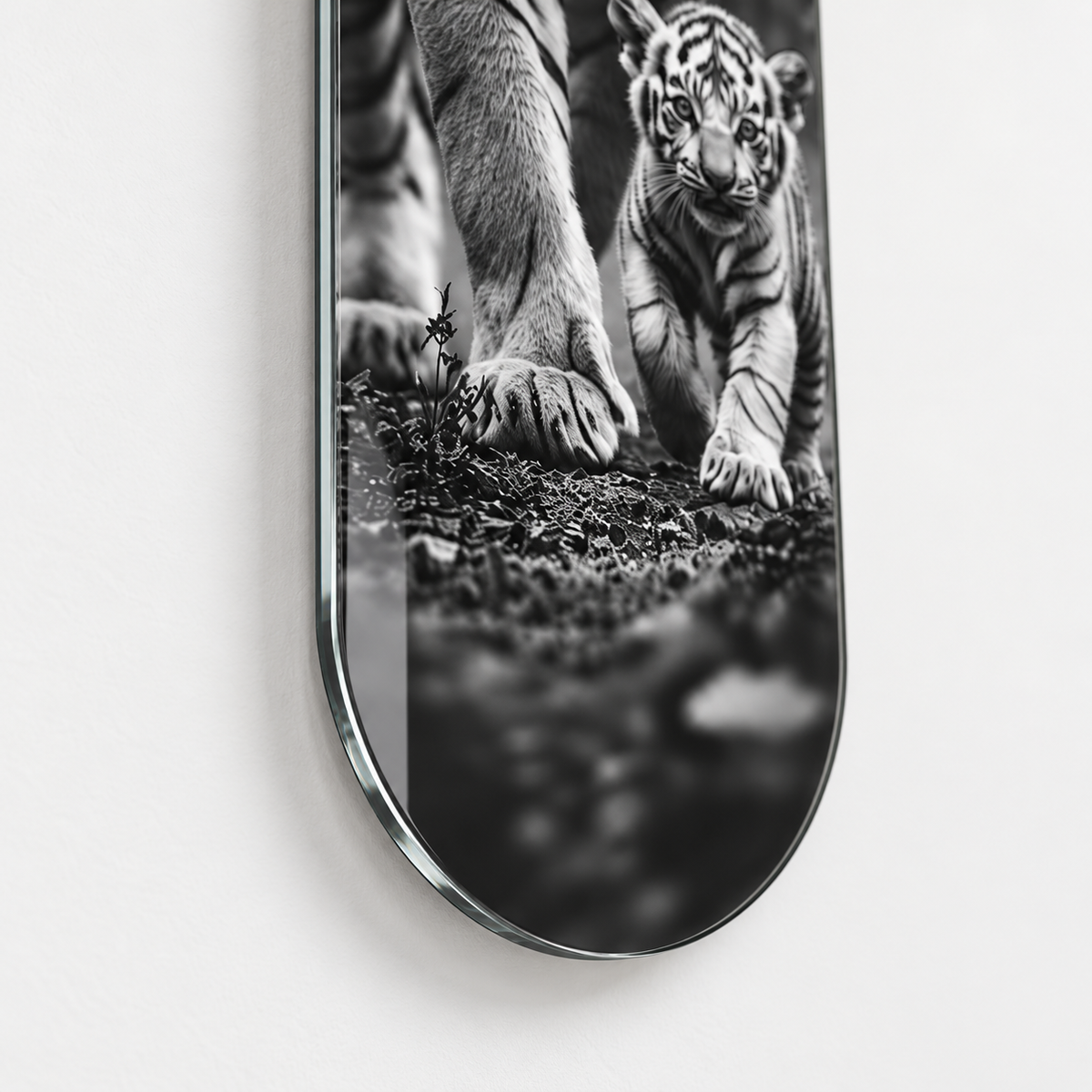 Kaplan ve Yavrusu Dikey Skate Board Cam Tablo – Yuvarlatılmış cam kenar detayı