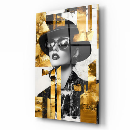 Gold Detay Şapkalı Kadın Cam Tablo