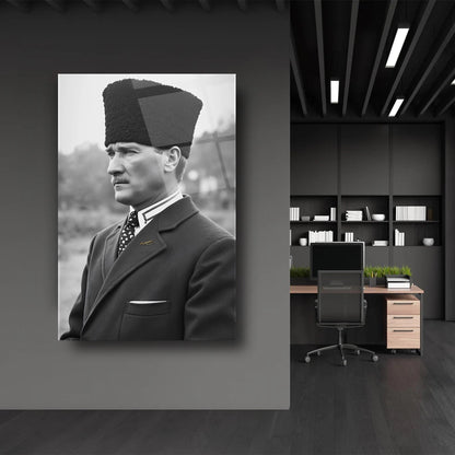 Kalpaklı Atatürk Cam Tablo