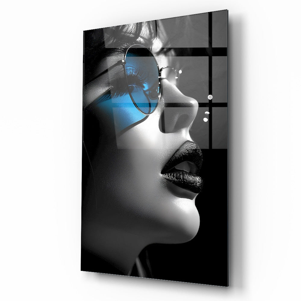 Gözlüklü Kadın Model Cam Tablo