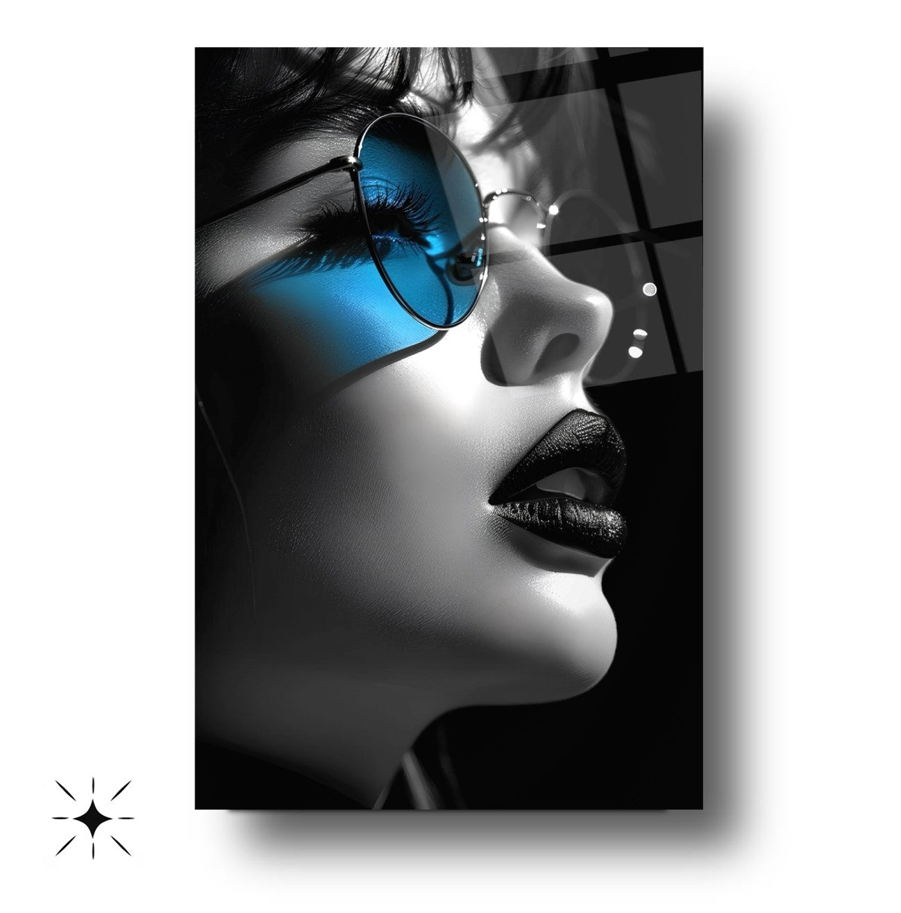 Gözlüklü Kadın Model Cam Tablo