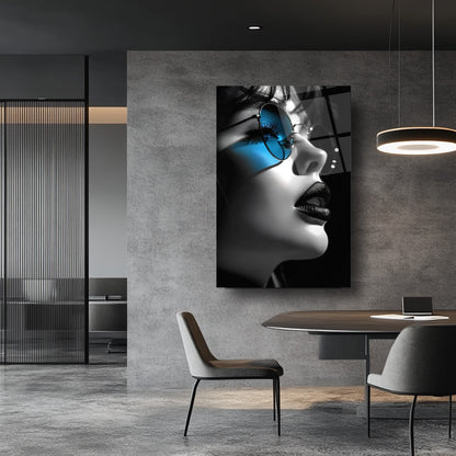 Gözlüklü Kadın Model Cam Tablo