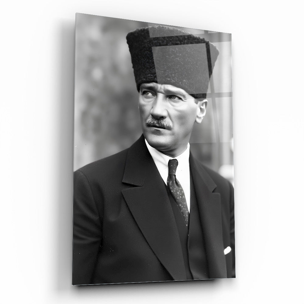 Kalpaklı Atatürk Cam Tablo