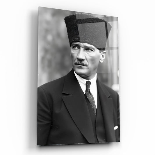 Kalpaklı Atatürk Cam Tablo