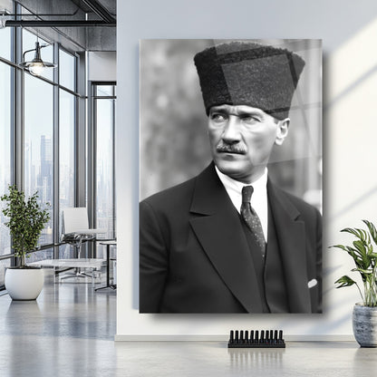 Kalpaklı Atatürk Cam Tablo