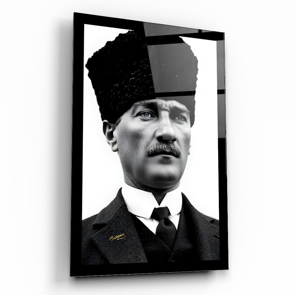 Kalpaklı Atatürk Cam Tablo