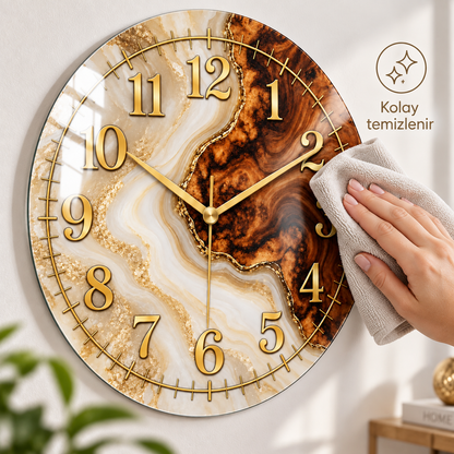 Krem ve ahşap görünümlü gold cam saatin düz cam yüzeyinin mikrofiber bezle kolay temizlenmesi