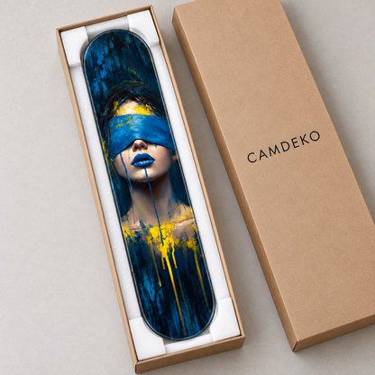 Mavi ve Sarı Soyut Kadın Portresi Dikey Skate Board Cam Tablo – CAMDEKO ambalajı