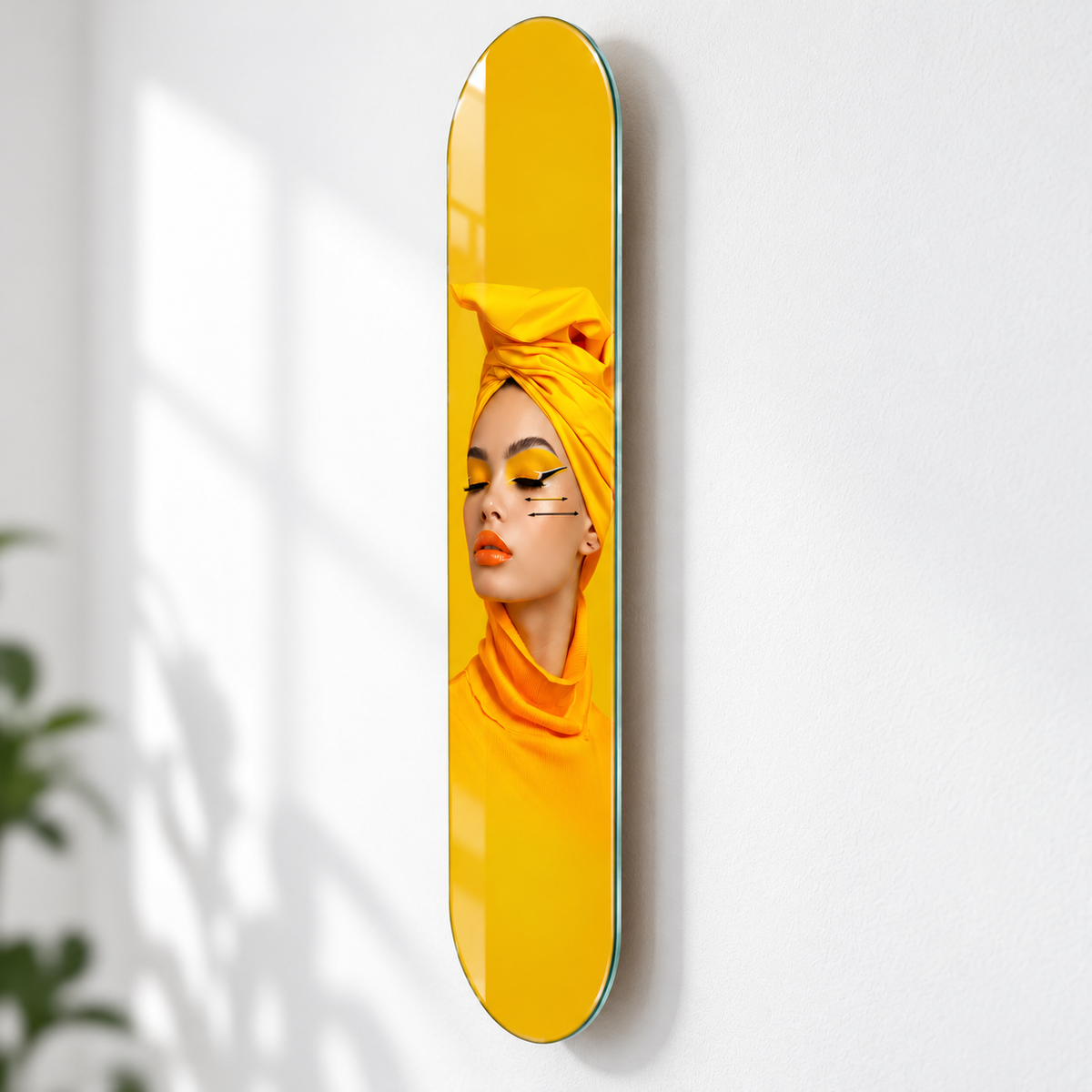 Sarı Başörtülü Kadın Dikey Skate Board Cam Tablo – Duvar mesafesi