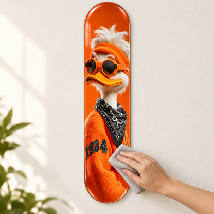 Turuncu Gözlüklü Ördek Dikey Skate Board Cam Tablo - Mikrofiber bezle bakım