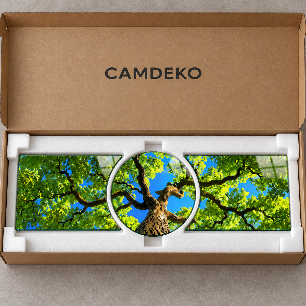 Yeşil ağaç ve mavi gökyüzü şekilli kesim cam tablo — paketleme