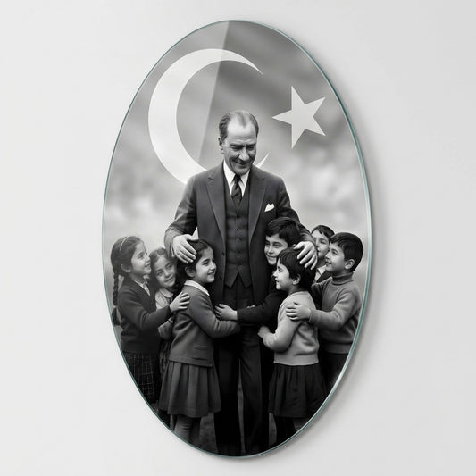 Atatürk Çocuklarla Ay Yıldız Fonlu Siyah Beyaz Oval Dikey Cam Tablo