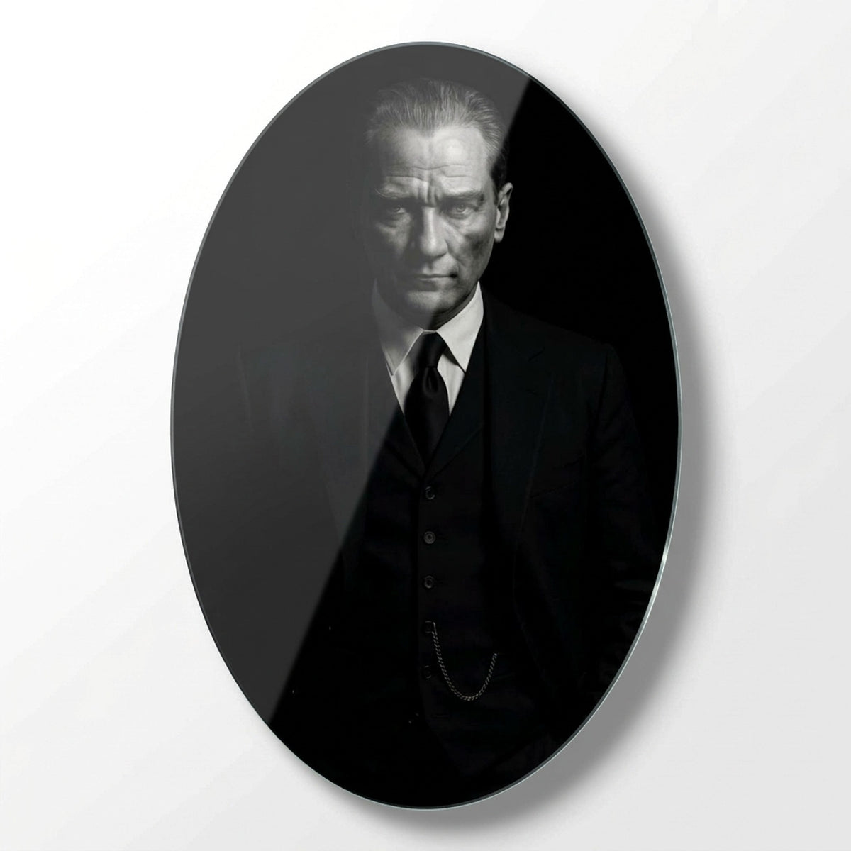 Atatürk Klasik Portre Oval Dikey Cam Tablo