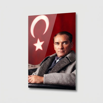 Atatürk Portresi Bayraklı Dikey Cam Tablo