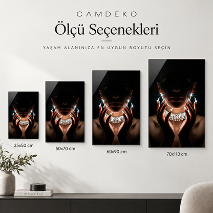 Kristal takılı gizemli kadın portresi dikey cam tablo ölçü seçenekleri görseli