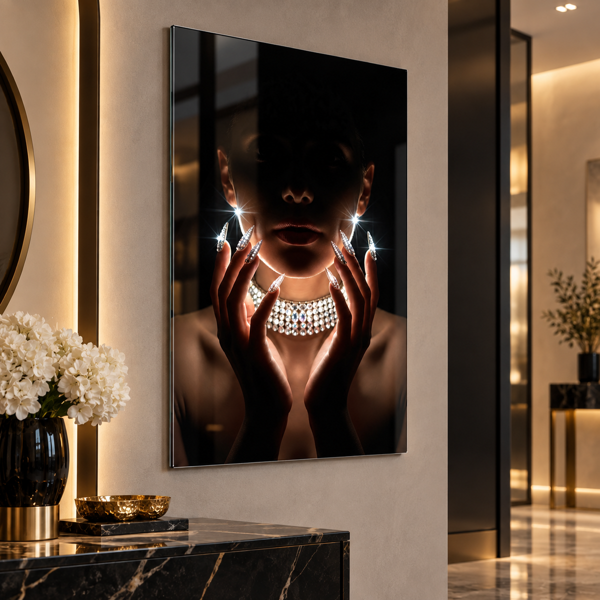 Kristal takılı gizemli kadın portresi dikey cam tablo alternatif premium antre dekorasyonu