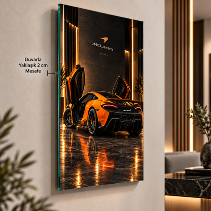 Turuncu McLaren dikey cam tablonun yaklaşık 2 cm yüzer duvar görünümü