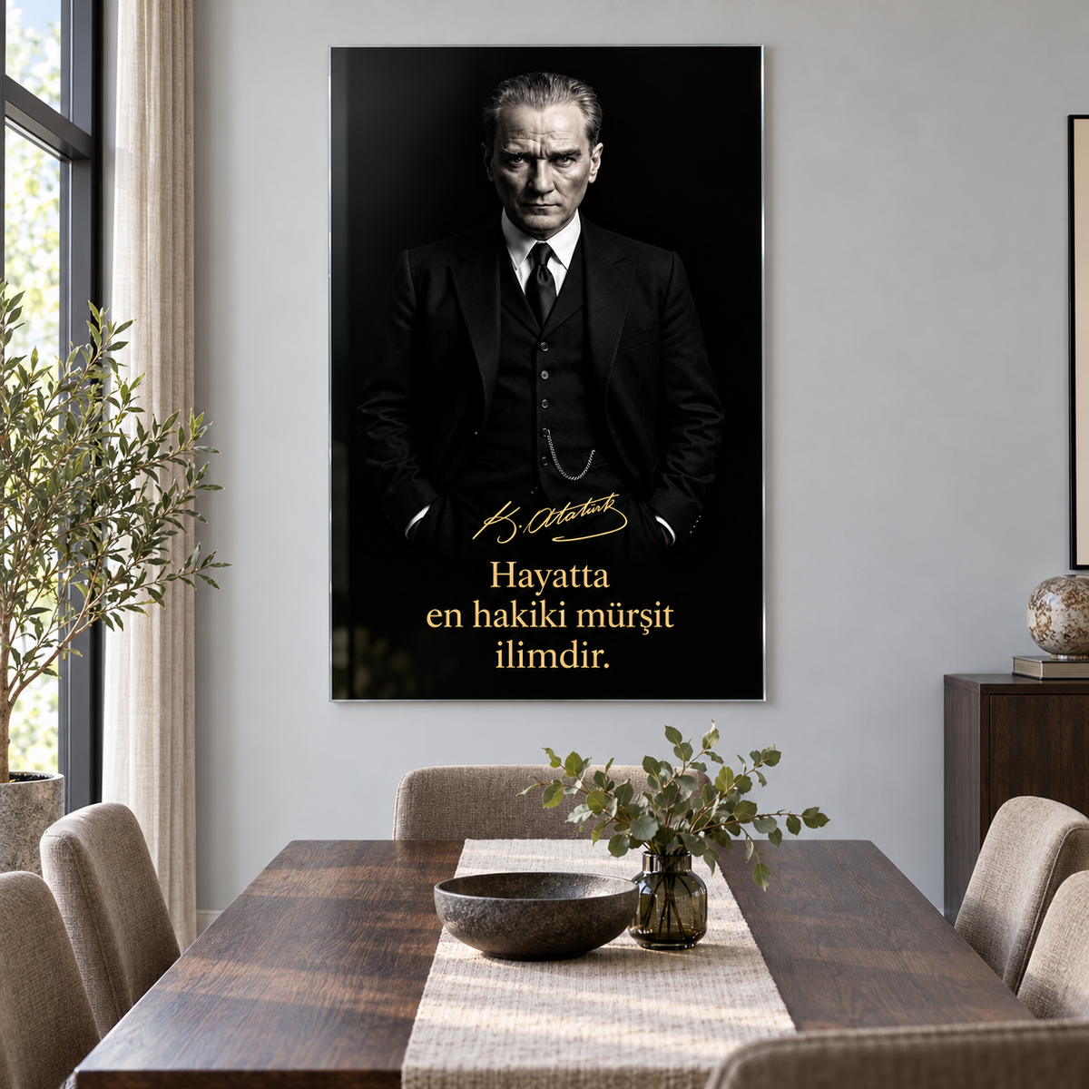 Altın Yazılı Atatürk Portresi Dikey Cam Tablo - Yemek odası