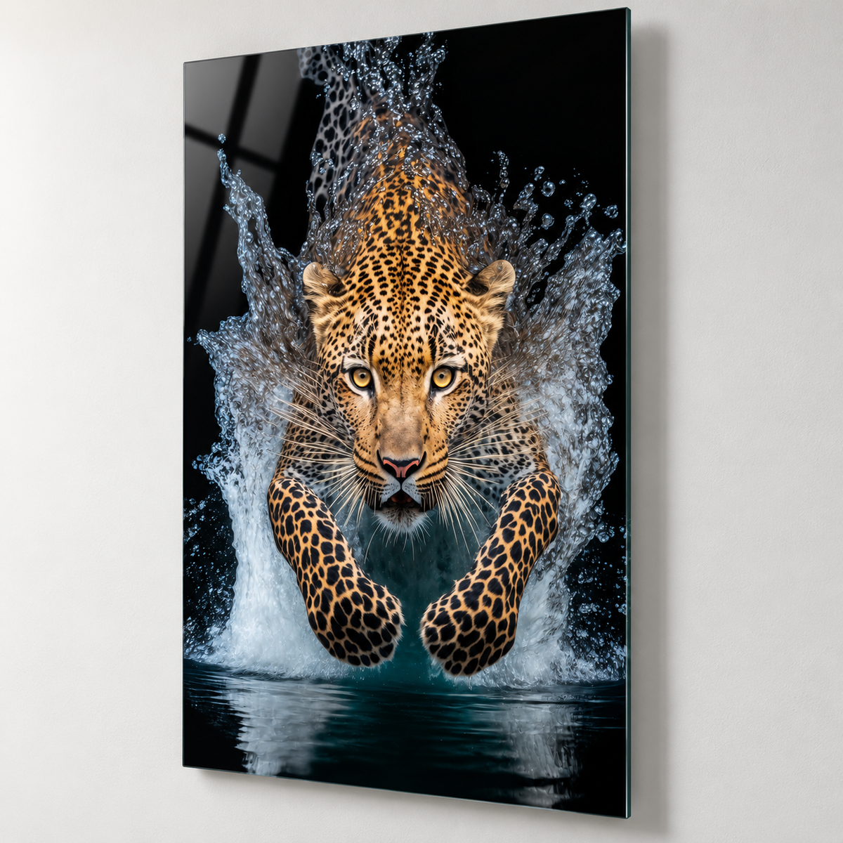 Su Sıçramaları İçinde Leopar Dikey Cam Tablo - 6